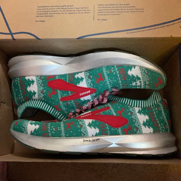 christmas brooks shoes